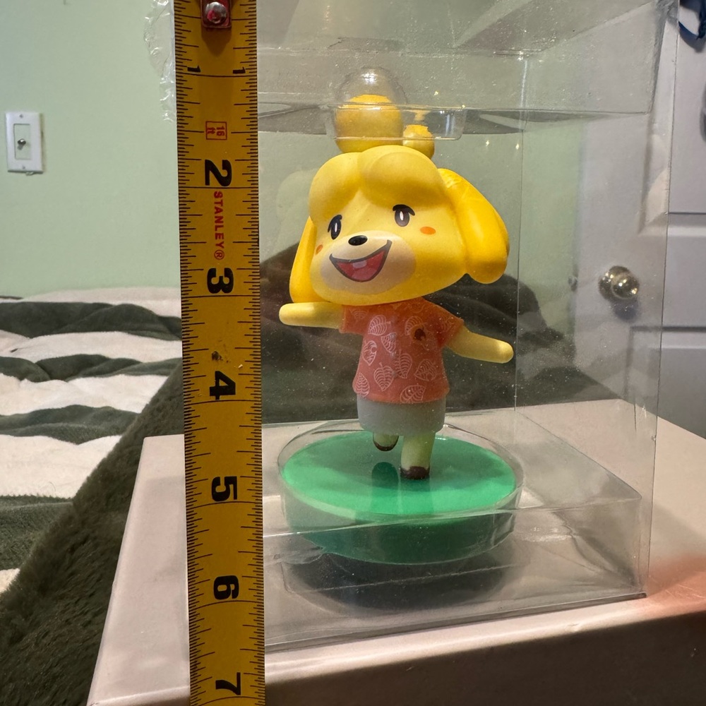 Animal Crossing Figurine Isabelle